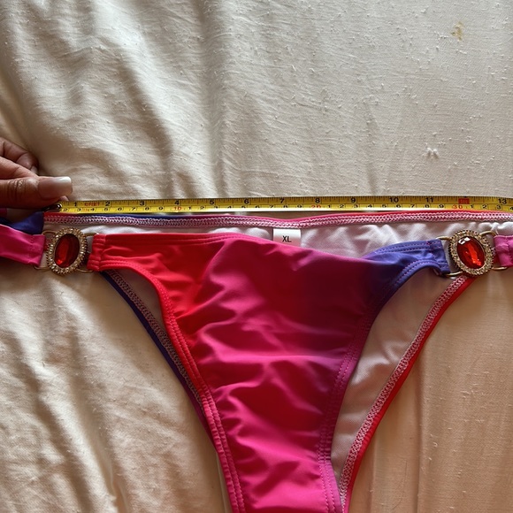Brand new bikini - Picture 8 of 9